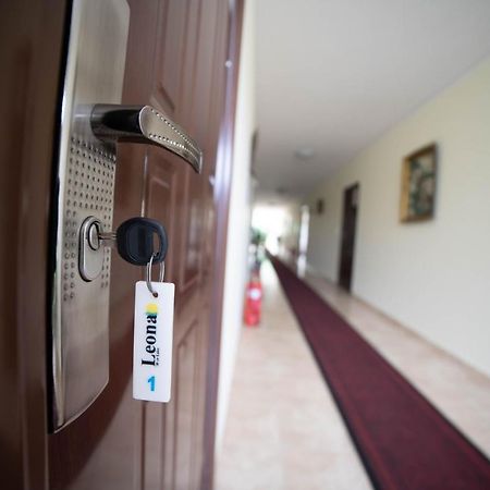 Prenociste Leona Aparthotel Veliko Gradište Eksteriør bilde