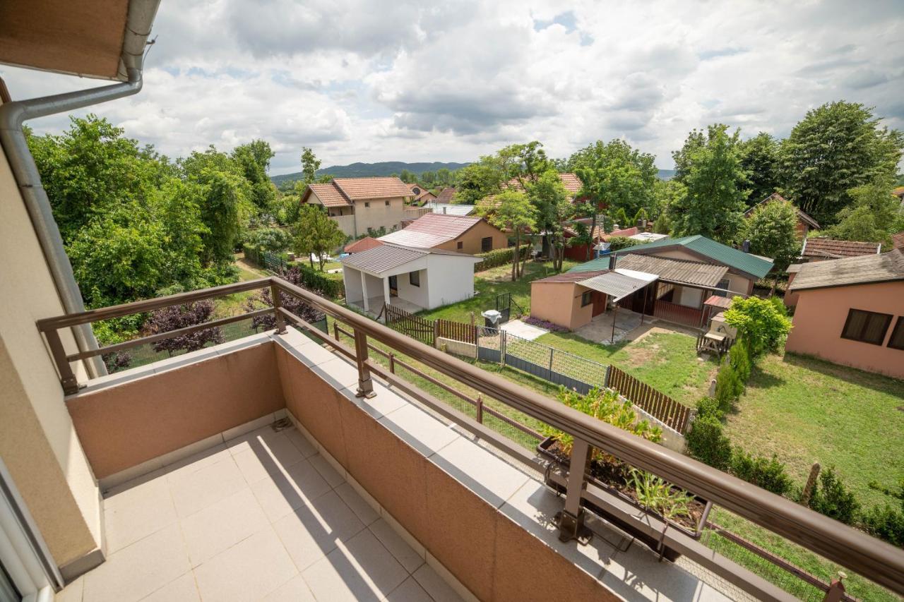Prenociste Leona Aparthotel Veliko Gradište Eksteriør bilde